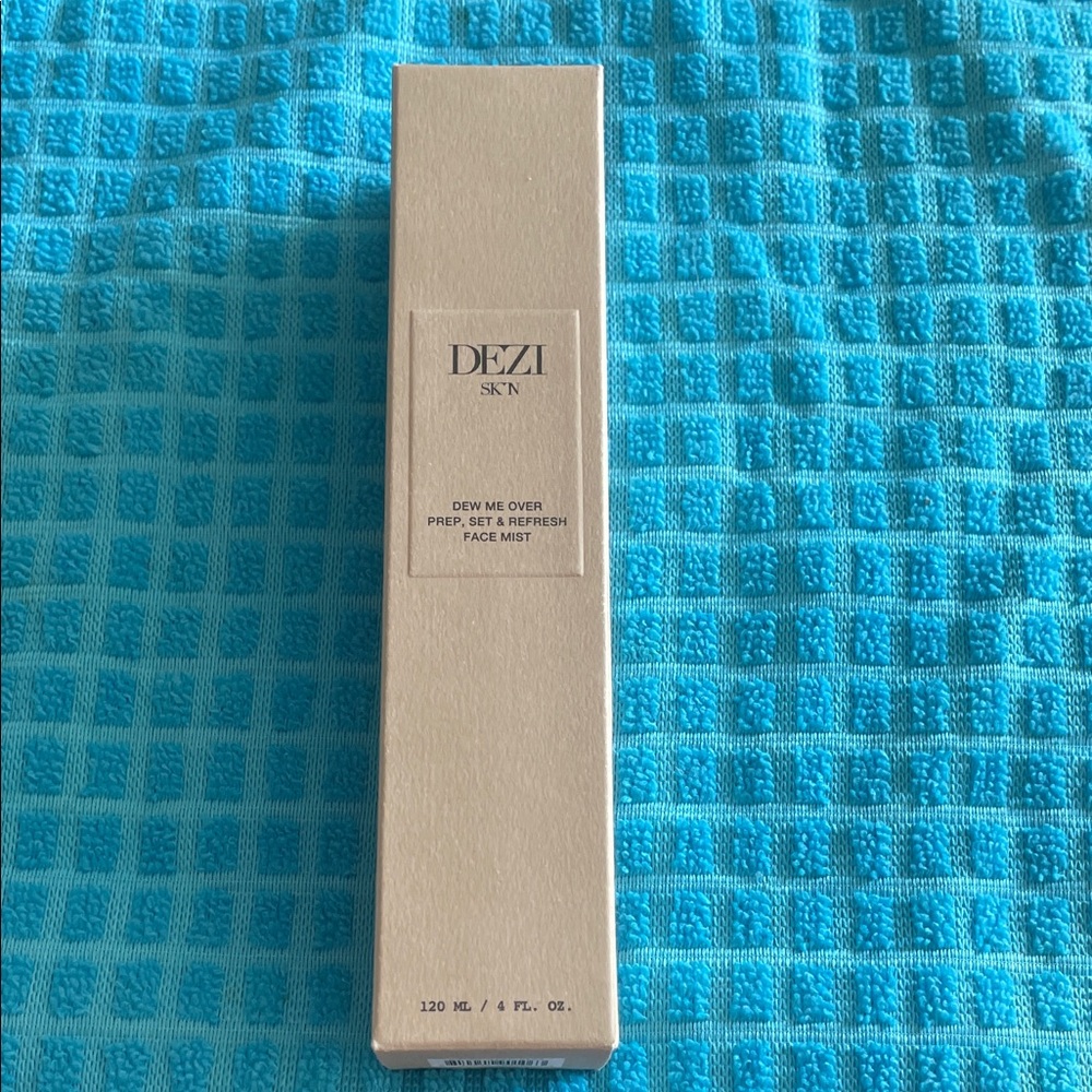 DEZI Skin Dew Me Over Face Mist - Cream